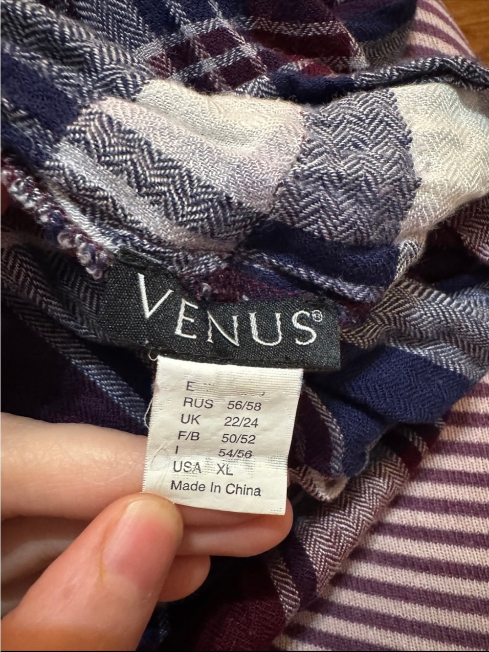 VENUS Plaid Open-Front Draped Shawl in Navy and Burgundy - Picture 4 of 5